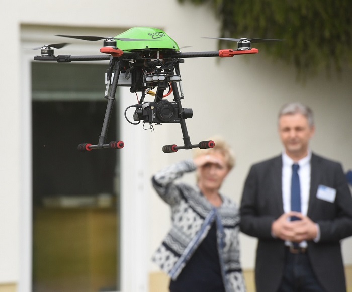Ministerin für Landwirtschaft und Infrastruktur, Birgit Keller, auf einer Tagung der Agrar- und Forstverwaltung zur Drohnentechnologie am 18. Mai 2016 in Jena. (Fotos: TMIL, Martin Gerlach)
