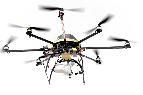 Multicopter beim Schmuggeln von Drogen (Foto: Dedrone)
